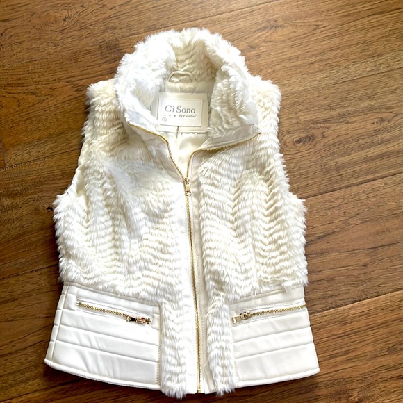 Ci Sono - Faux Fur Vest - Picture 3 of 4